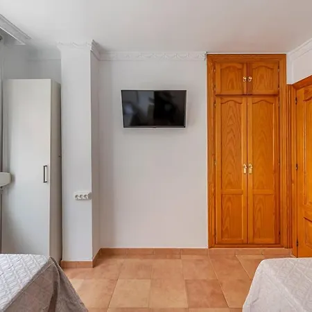Bright 3-bedroom With Sea Views Apartment *