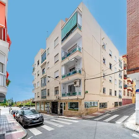 Apartment Bright 3-bedroom With Sea Views *