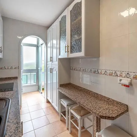 Bright 3-bedroom With Sea Views Marbella
