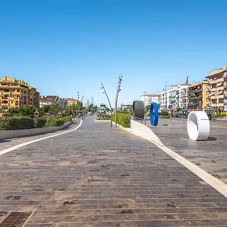 Apartment Bright 3-bedroom With Sea Views *