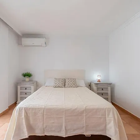Apartment Bright 3-bedroom With Sea Views *