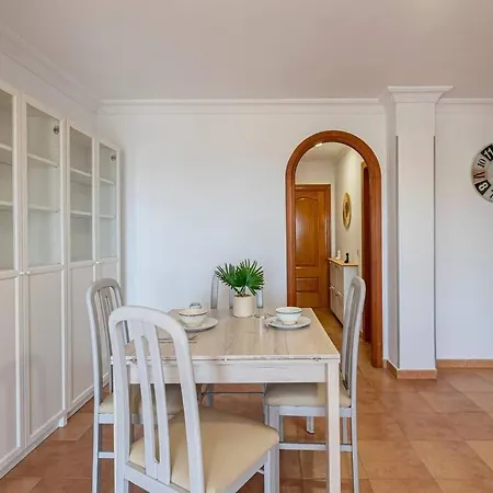 Bright 3-bedroom With Sea Views * Marbella