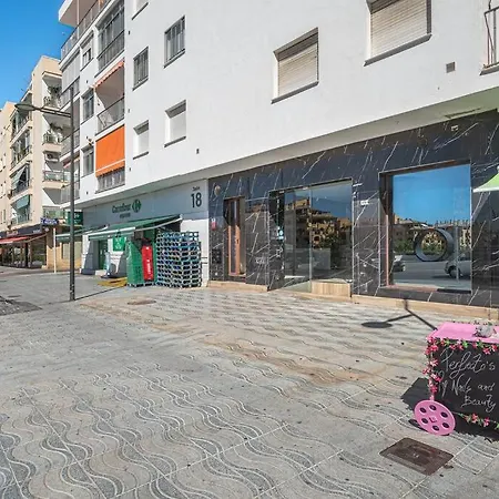 Apartment Bright 3-bedroom With Sea Views