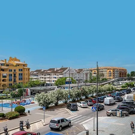 Bright 3-bedroom With Sea Views